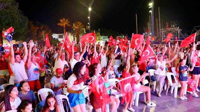A Milli Kadın Voleybol Takımı'nın Şampiyonluğu Bodrum'da Coşkulu Kutlamalara Sahne Oldu