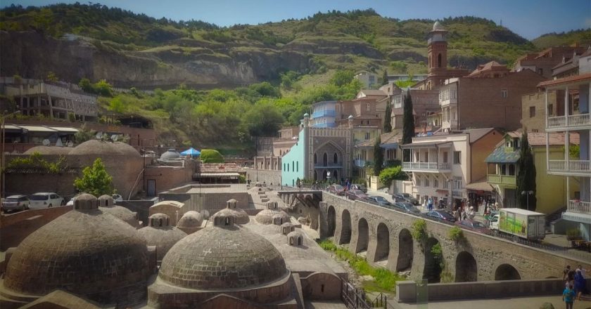 Tiflis: Modern binalar ile eski şehir arasındaki etkileyici kontrast