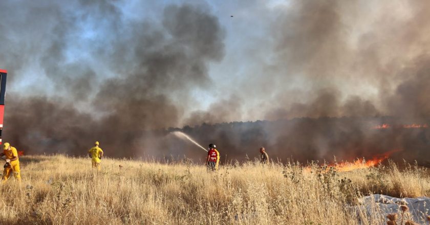 Adıyaman’da merada çıkan yangın kameraya yansıdı