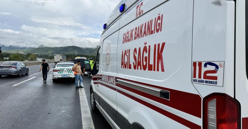 Anadolu karayolunda ticari araç ile minibüs çarpıştı: 3 ölü