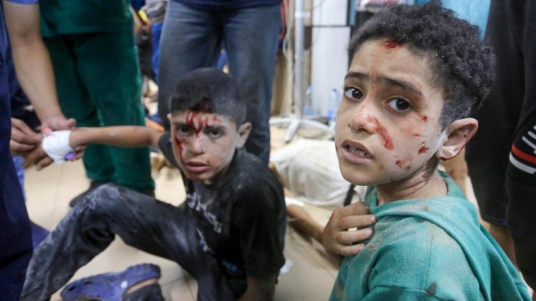 İsrail Burayj mülteci kampını vurdu: çok sayıda ölü