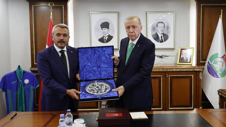 Cumhurbaşkanı Erdoğan’ın Rize Valiliği’ni ziyareti