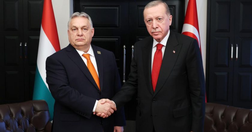 “Rusya ve Ukrayna ile anlaşma yapabilecek tek devlet adamı Erdoğan’dır”