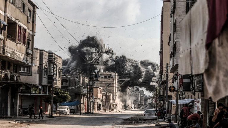 Gazze’de öldürülen Filistinlilerin sayısı 39 bini aştı