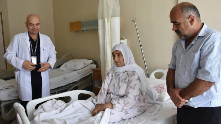 Şırnak’ta dalak arterinde anevrizma tespit edilen kadın, ameliyatla sağlığına kavuştu.