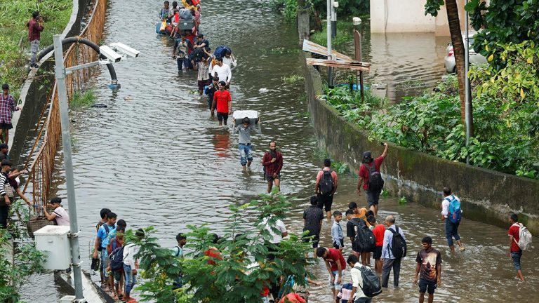 Güney Asya’da sel felaketi: Milyonlarca kişi etkilendi
