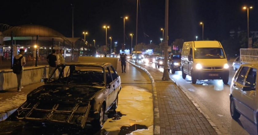 Pendik’te otomobil alev aldı – Son dakika haberleri