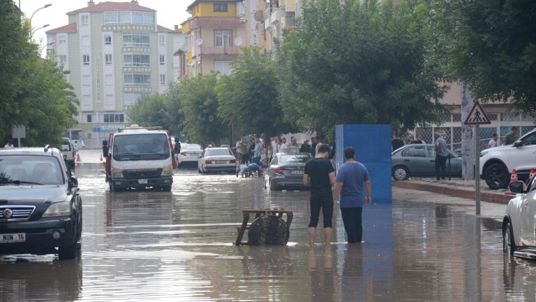 Karaman’da şiddetli yağış etkili oldu – Son Dakika Haberleri