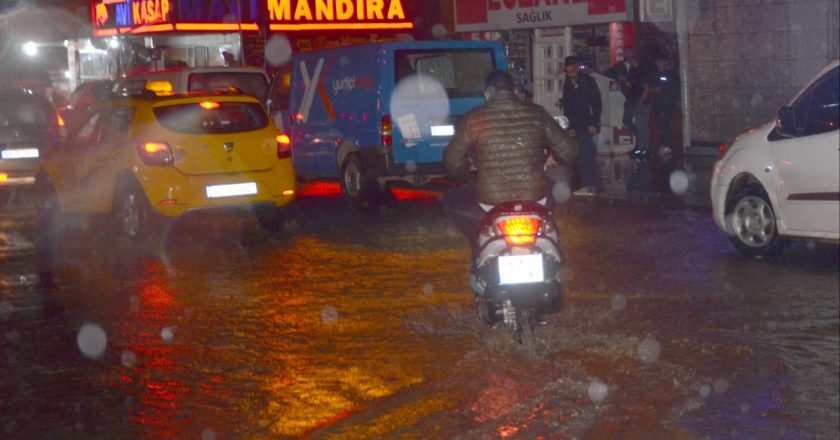 Kars’ta sel, Ağrı’da sel