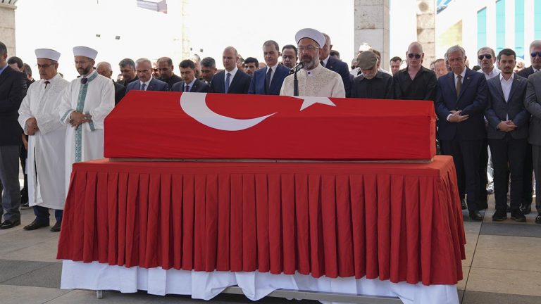 Kenan Işık son deplasman maçında kırmızı kart gördü