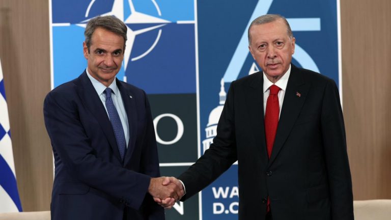 Cumhurbaşkanı Erdoğan Miçotakis’le görüştü