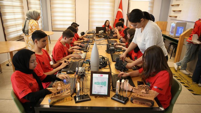 Depremden etkilenen öğrencilerin hedefi ilk etapta TEKNOFEST