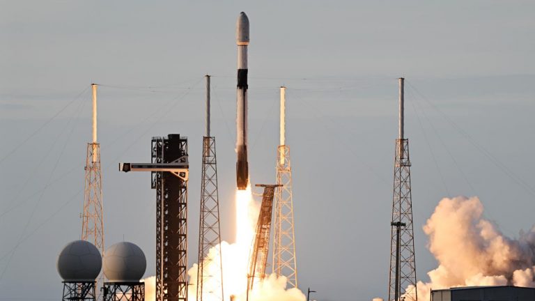 Türksat 6A, test yörüngesi olan 50 derece doğu yörüngesine konumlandı.