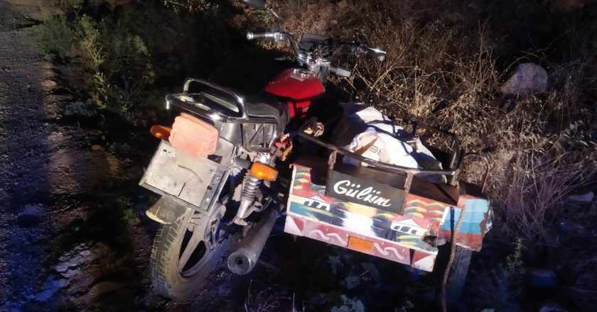 Adıyaman’da hafif ticari araçla çarpışan motosikletin sürücüsü hayatını kaybetti.