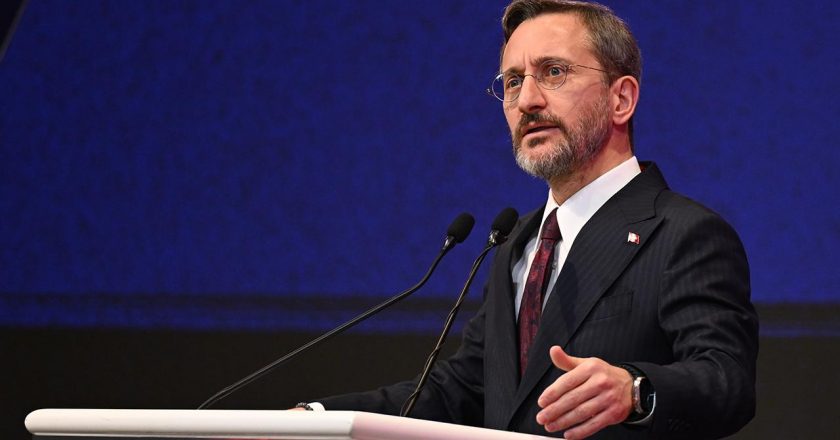 Fahrettin Altun: İsrailli keskin nişancıların doğrudan hedef aldığı TRT ekibine yapılan saldırıyı kınıyorum