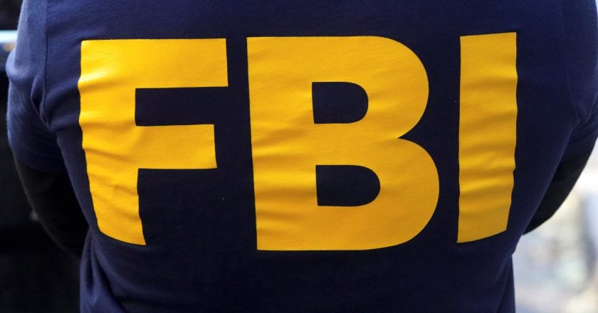 FBI, ABD kampanya danışmanlarının e-postalarının hacklendiği iddialarını araştırıyor