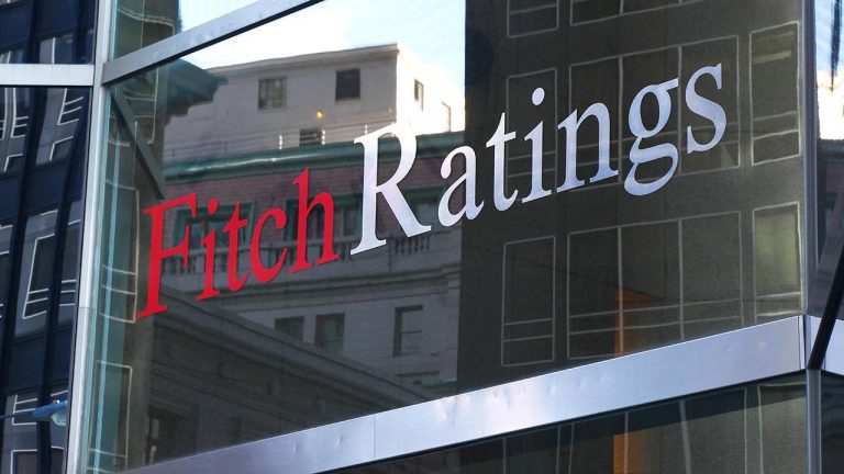 Fitch İsrail’in kredi notunu düşürdü