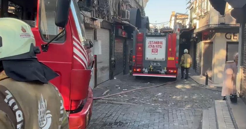 Kapalıçarşı kuyumcu atölyesinde yangın – Son dakika haberler