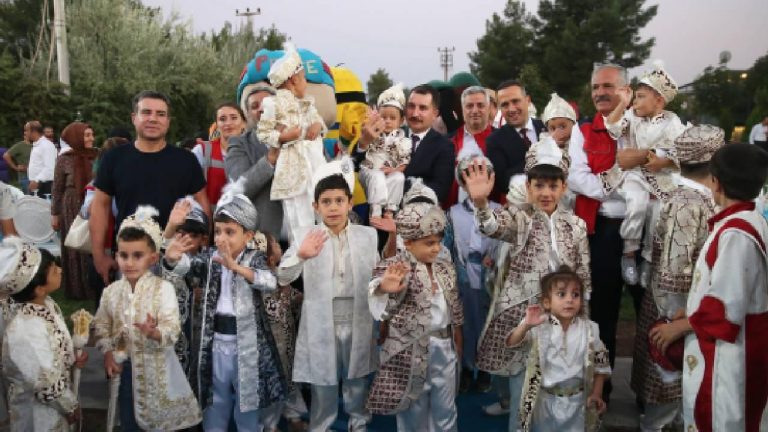 Diyarbakır’da 30 çocuğa yönelik sünnet şenliği düzenlendi