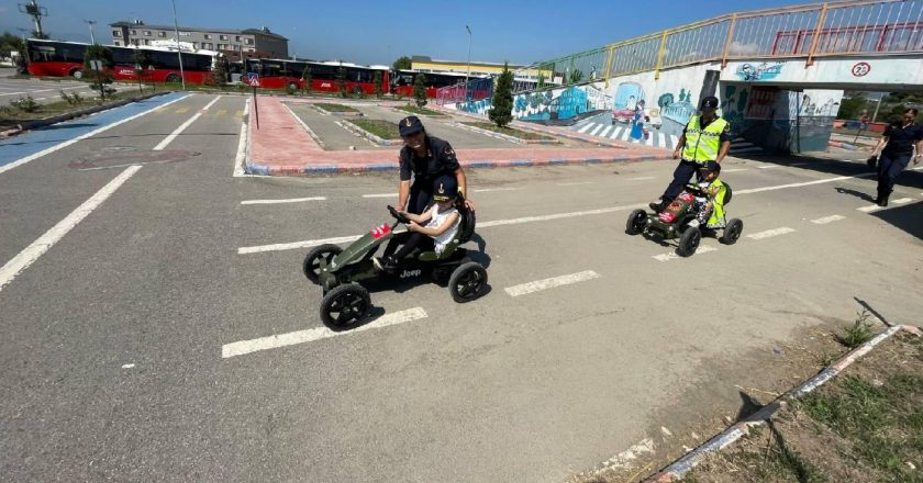 Düzceli öğrenciler trafik kurallarını yaşayarak öğrendi