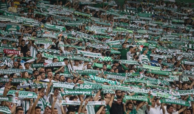 Bursaspor bir kez daha taraftar rekoru kırdı – Son Dakika Spor Haberleri