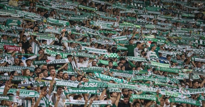 Bursaspor bir kez daha taraftar rekoru kırdı – Son Dakika Spor Haberleri