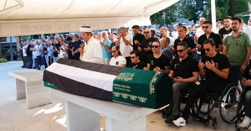 Cenaze töreni Erdem Göksel için Tüspiş Stadyumu’nda yapıldı – Son Dakika Spor Haberleri