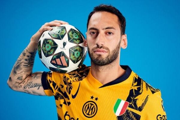 Hakan Çalhanoğlu’nun Galataray hayranlarını paylaştı Mobilize oldu! Bu sefer mi geliyor?