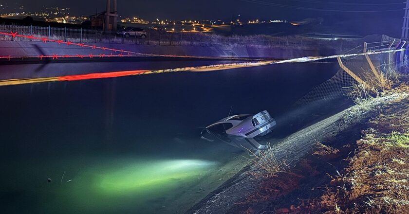 Sulama kanalına devrildi araba: baba ve oğul hayatını kaybetti