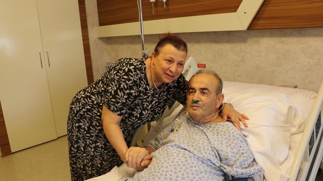Günde 20 ilaç kullanan adam bağırsak tarafından delinmişti: 