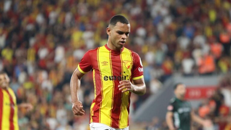 Göreve’de Juan daha kısa 200 gün boyunca sessiz