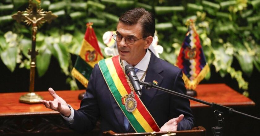 Bolivya’nın yeni başkanı Paz yemin etti.