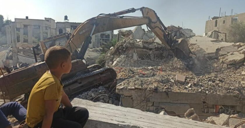 Gazze’nin enkazından cenazelerin çıkarılması çalışmalarının ilk aşaması başladı