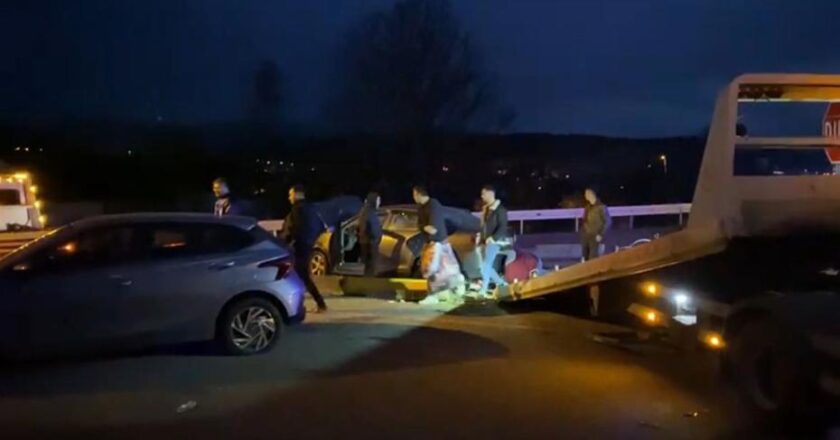 Bolu’da Kavşakta İki Araç Çarpıştı: Hamile Kadın Dâhil 4 Yaralı